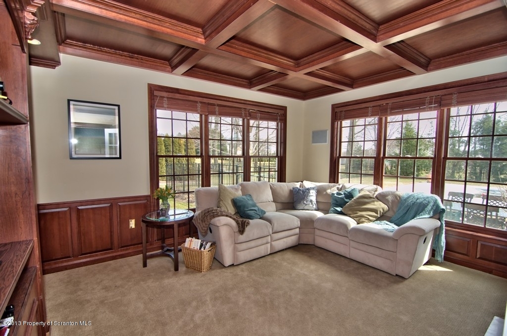 913 Parkview Road Moscow, PA 18444 - Photo 5 of 65 Gallery Image 5