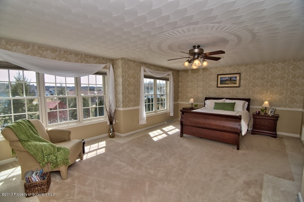913 Parkview Road Moscow, PA 18444 - Photo 6 of 65 Gallery Image 6