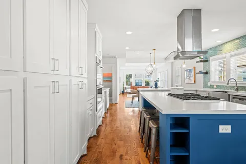 $799,900 | 125 North Street, Houston, TX 77009