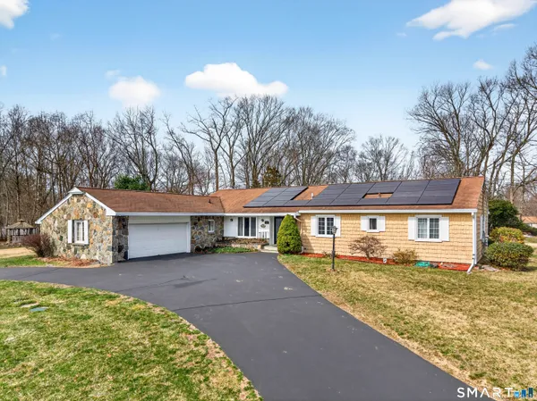 $525,000 | 1 Tanglewood Drive, Norwich, CT 06360