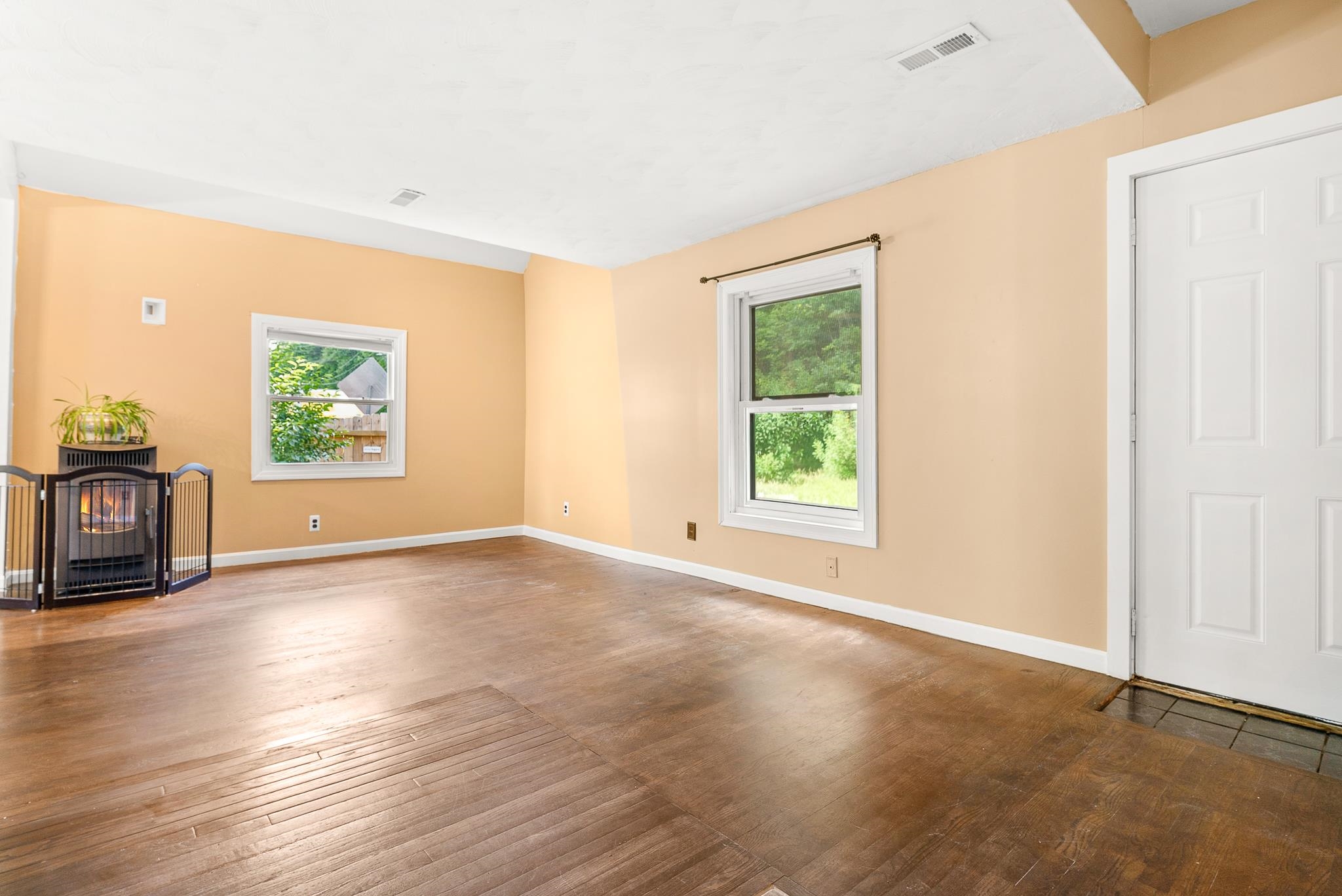 447 West River Road Hooksett, NH 03106 - Photo 11 of 46