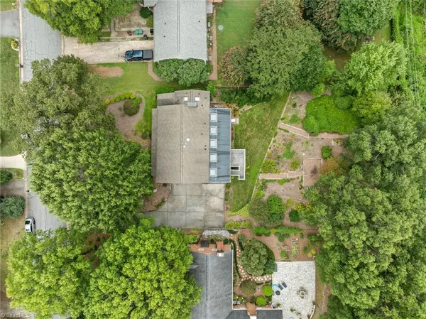 $512,000 | 1122 Kensington Drive, High Point, NC 27262