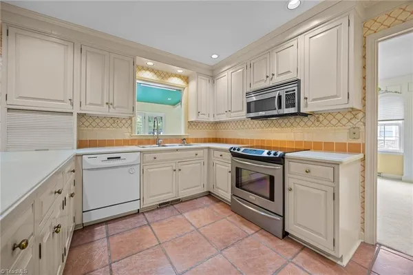 $512,000 | 1122 Kensington Drive, High Point, NC 27262