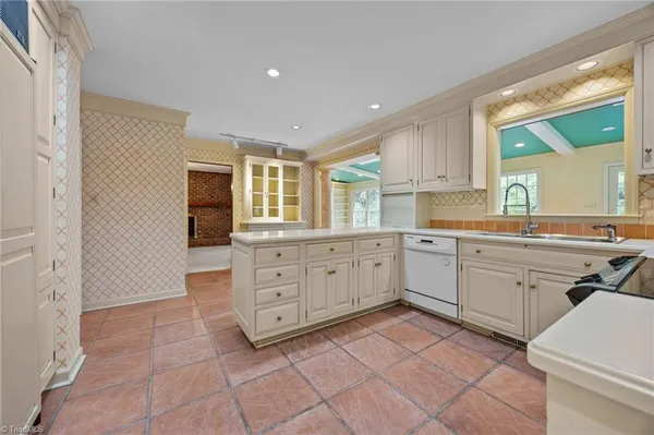$512,000 | 1122 Kensington Drive, High Point, NC 27262