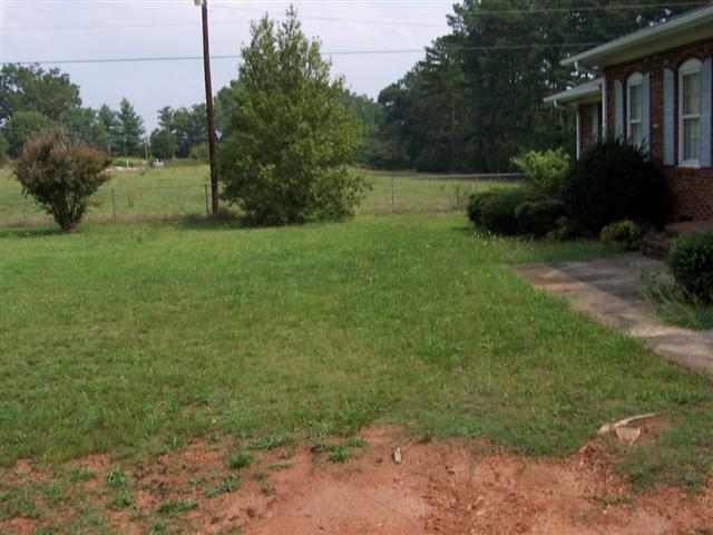 900 Broadway School Road Belton, SC 29627 - Photo 7 of 24 Gallery Image 7