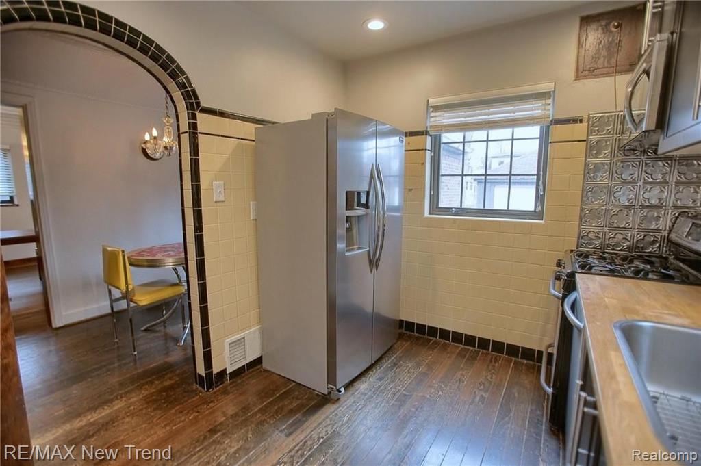 20428 Briarcliff Road Detroit, MI 48221 - Photo 14 of 29