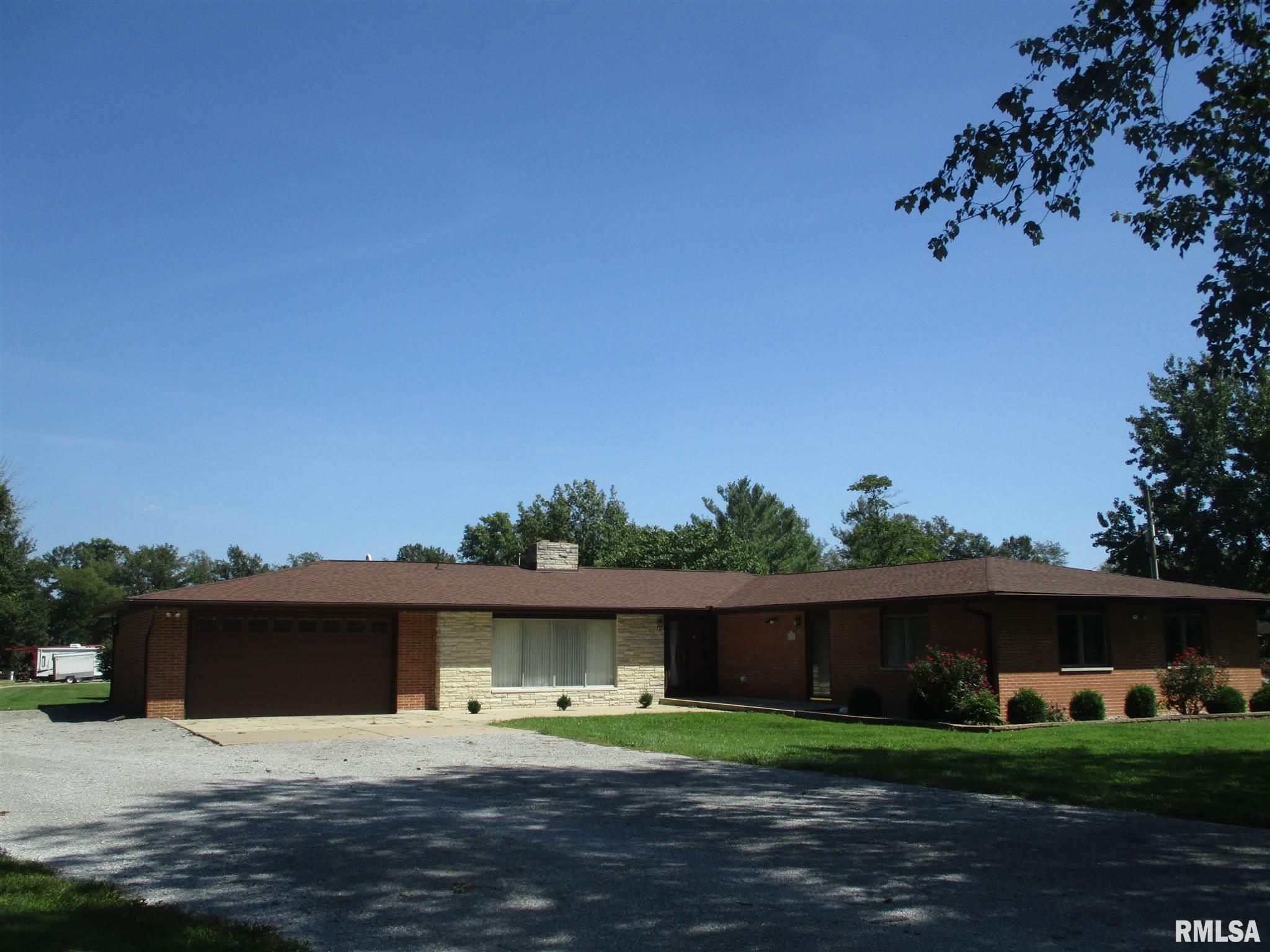 10412 Steel City Road Benton, IL 62812 - Photo 3 of 27 Gallery Image 3