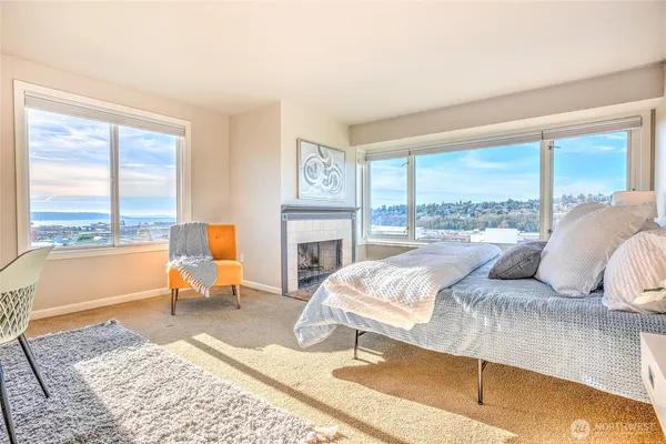 $3,200 | 2253 Gilman Drive West, Unit 406, Seattle, WA 98119