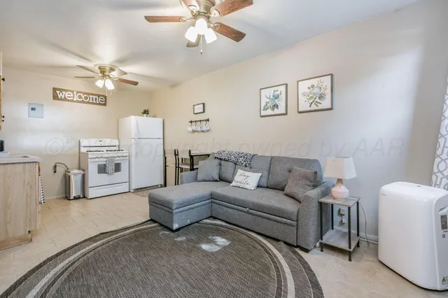 $575,000 | 2000 3rd Avenue, Canyon, TX 79015