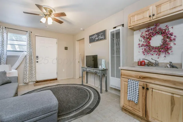 $575,000 | 2000 3rd Avenue, Canyon, TX 79015