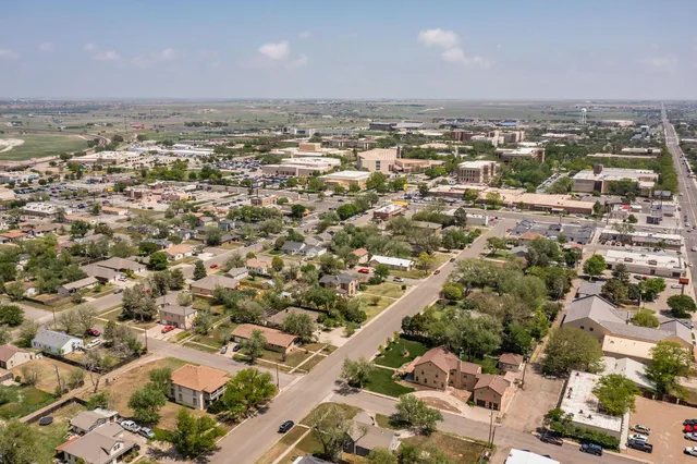 $575,000 | 2000 3rd Avenue, Canyon, TX 79015