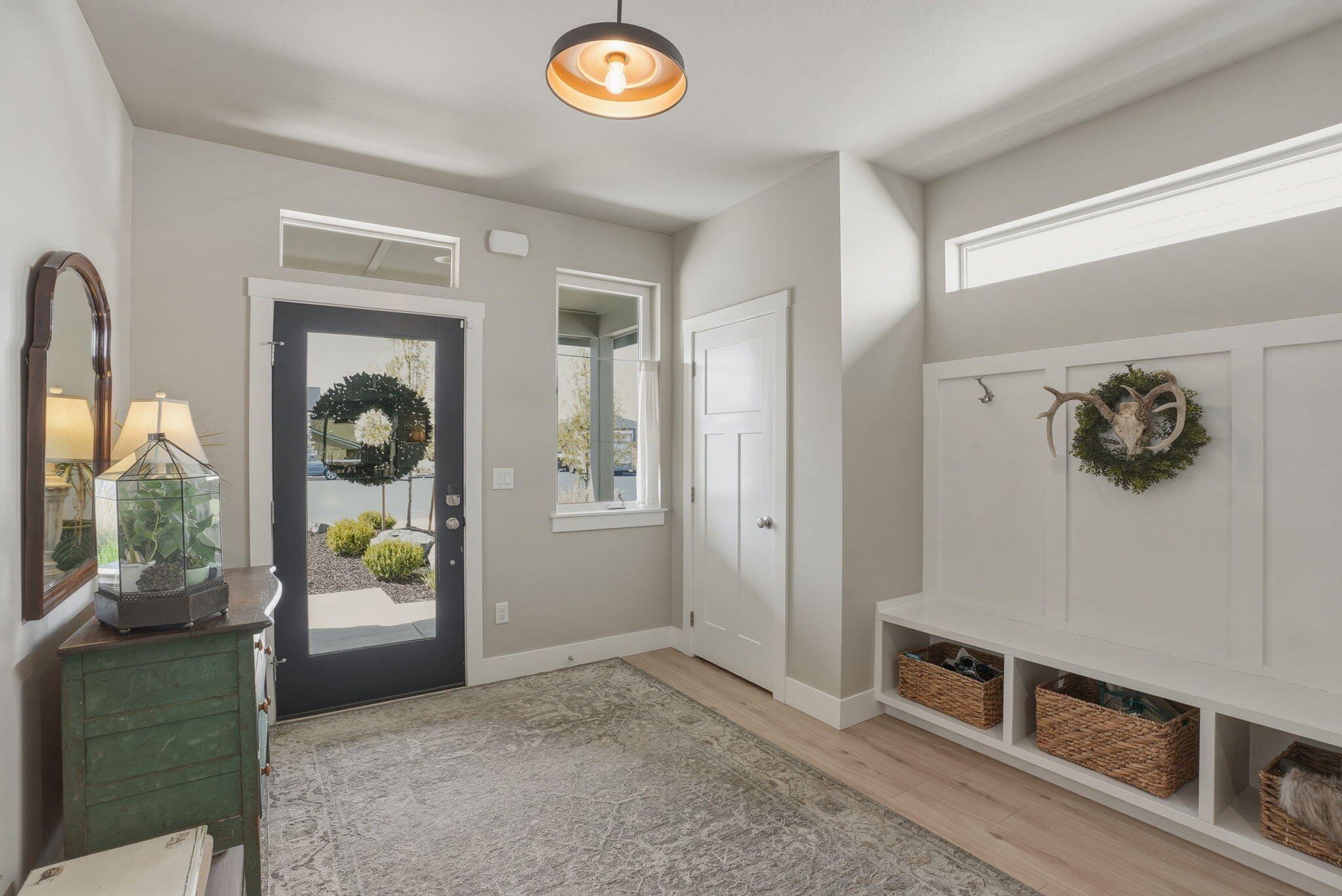 20546 Aberdeen Court Bend, OR 97702 - Photo 2 of 39 26-web-or-mls-Riley_Visuals_026