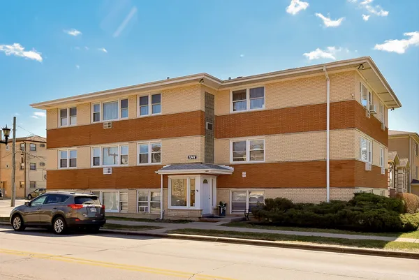 $195,000 | 7347 West Diversey Avenue, Unit 3, Elmwood Park, IL 60707