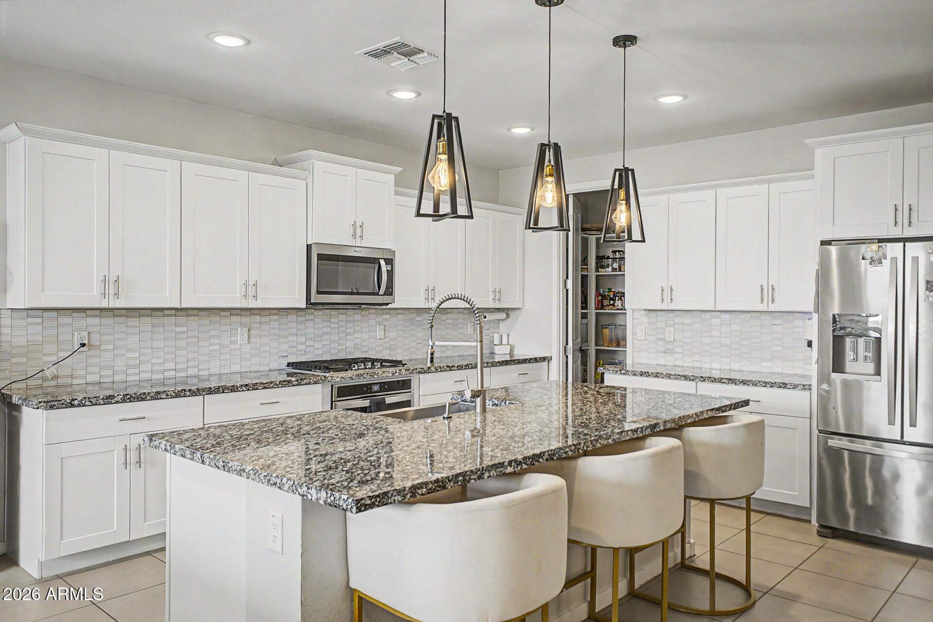 19914 North Lauren Road Maricopa, AZ 85138 - Photo 4 of 25 12 - Lauren