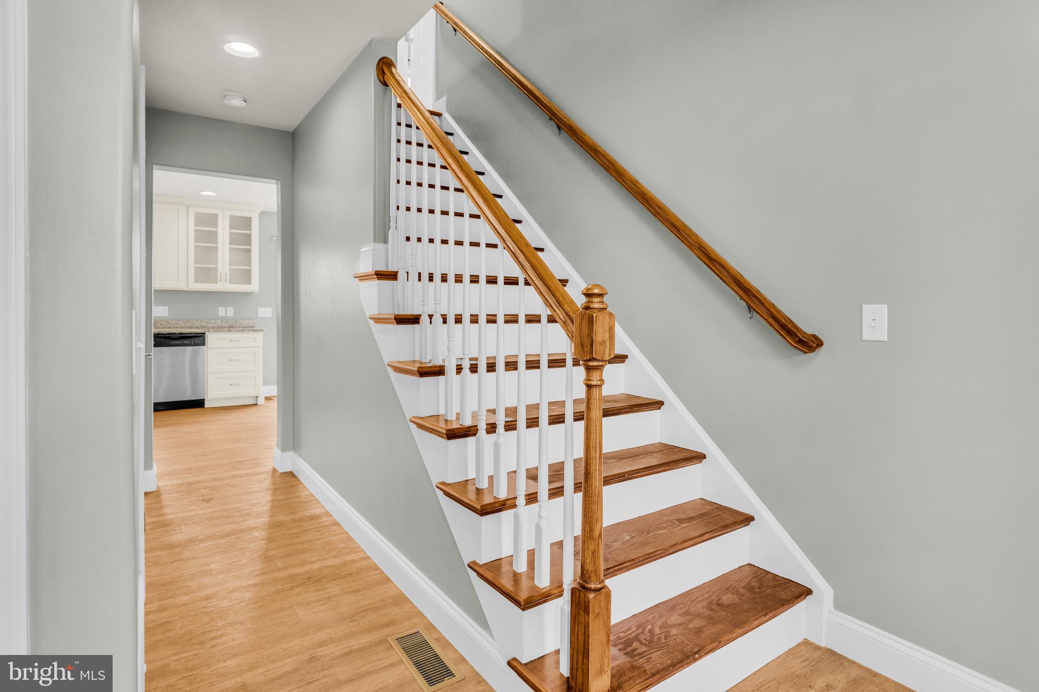 25 Springbrook Drive Palmyra, PA 17078 - Photo 17 of 34 a view of entryway with wooden floor