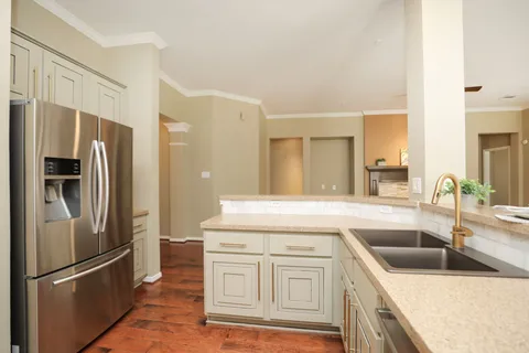 $699,000 | 26 Dove Trace Circle, The Woodlands, TX 77382
