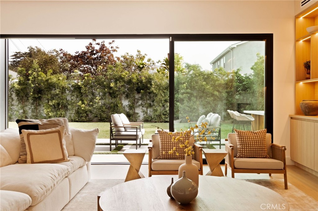 3962 Alla Road Los Angeles, CA 90066 - Photo 3 of 15