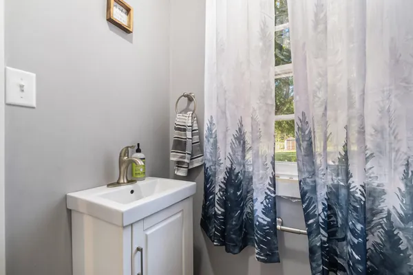 $245,000 | 33273 Highway 12, Niles, MI 49120