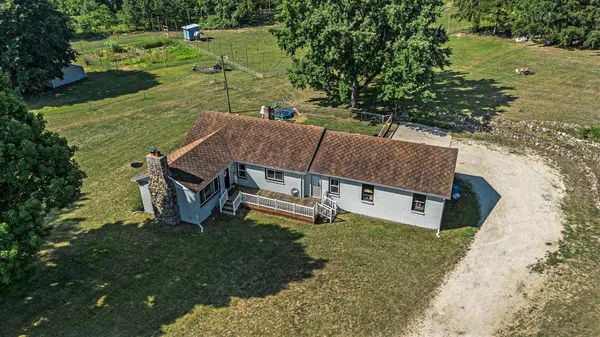 $245,000 | 33273 Highway 12, Niles, MI 49120