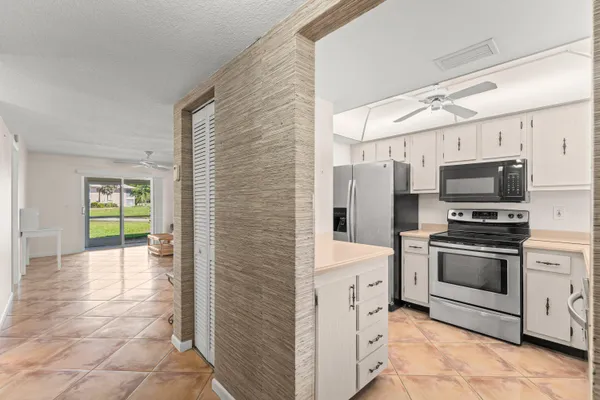 $174,000 | 18081 Southeast Country Club Drive, Unit 274, Jupiter, FL 33469