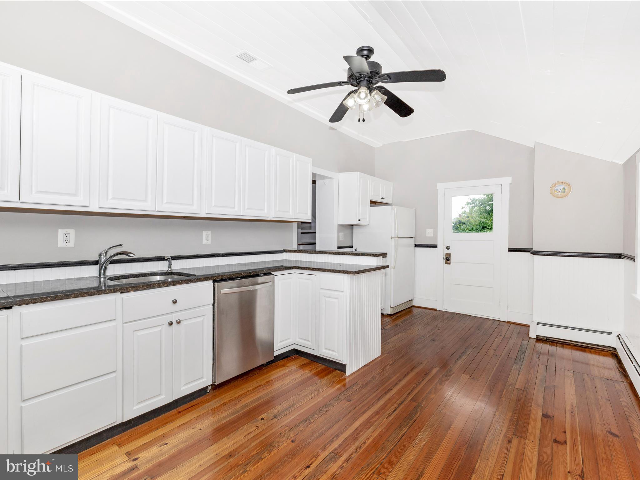 12261 Baugher Road Thurmont, MD 21788 - Photo 29 of 61 Kitchen