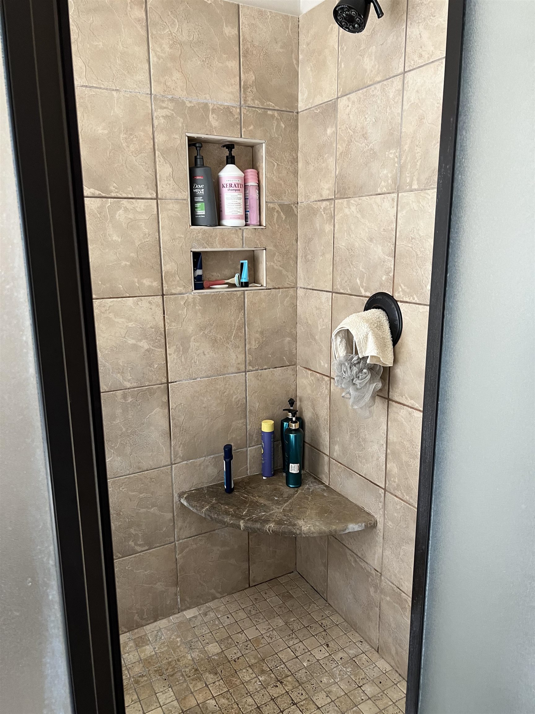 5110 Barry Road Memphis, TN 38117 - Photo 14 of 25 a bathroom with a shower