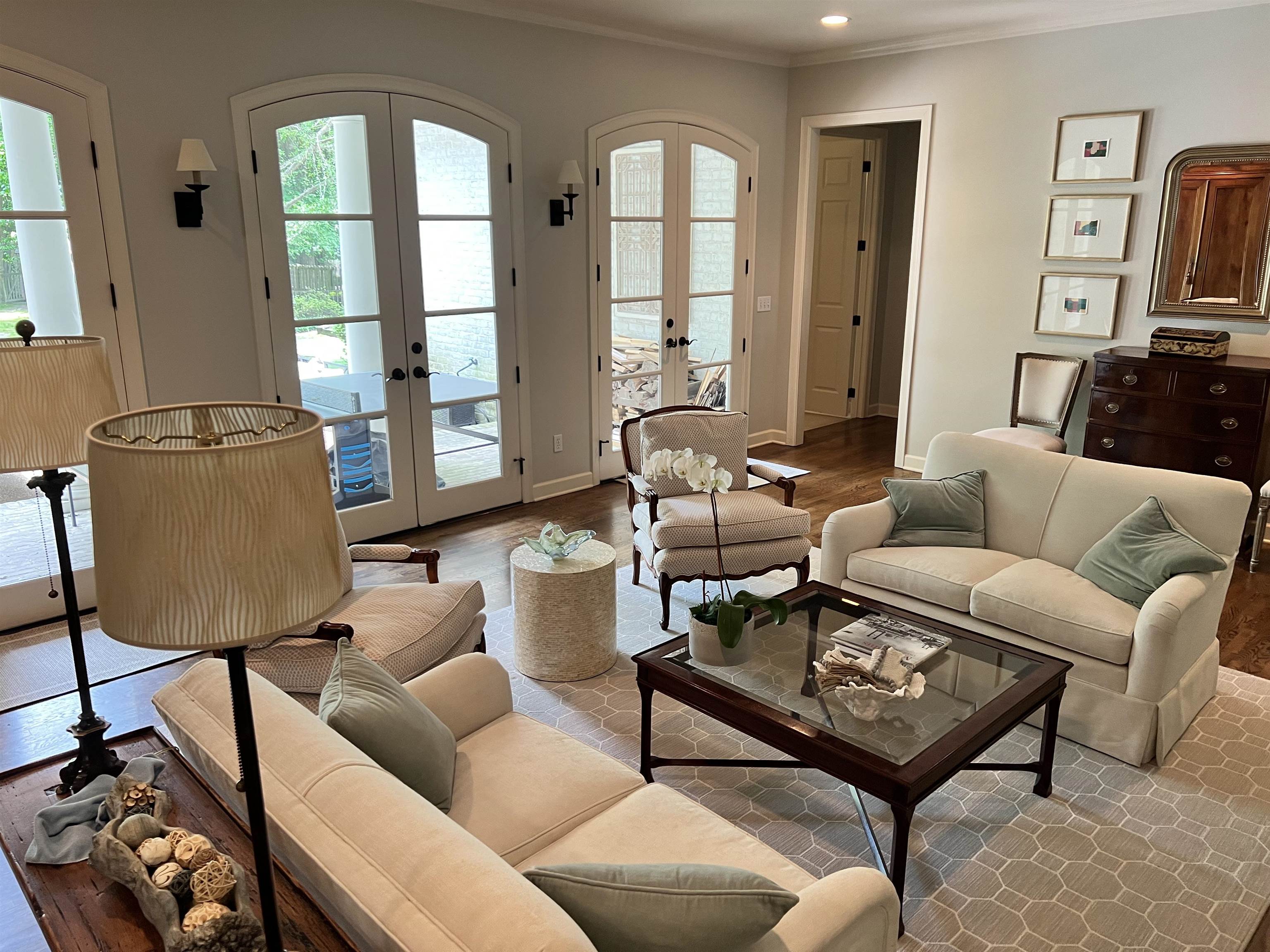 5110 Barry Road Memphis, TN 38117 - Photo 4 of 25 a living room with furniture and a window