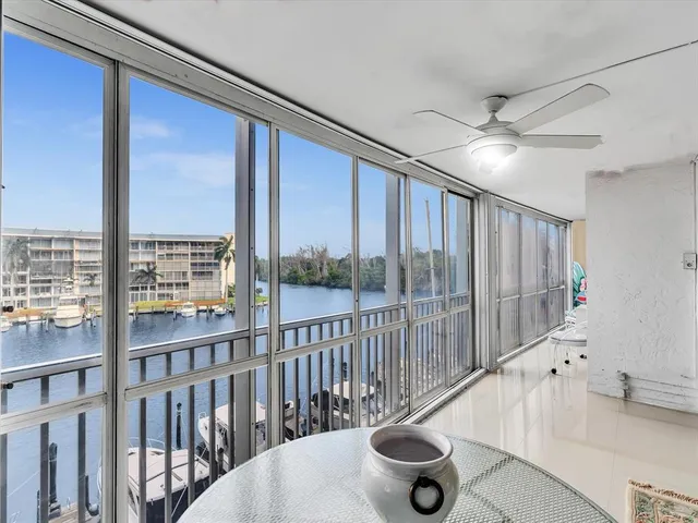 a picture of city view