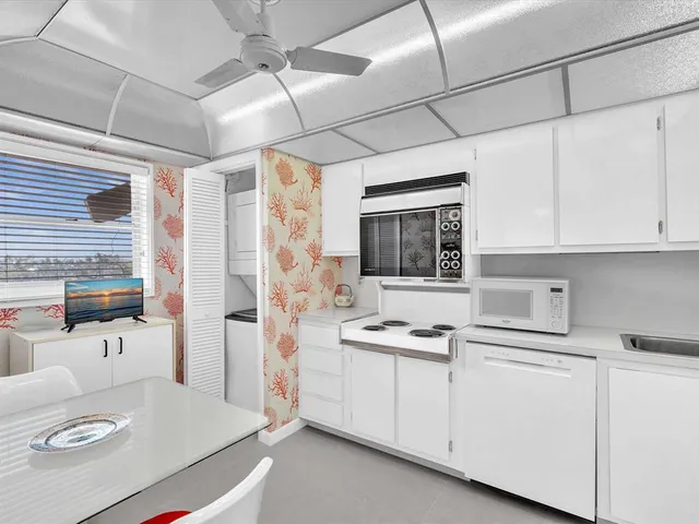 $3,300 | 1537 East Hillsboro Boulevard, Unit 438, Deerfield Beach, FL 33441