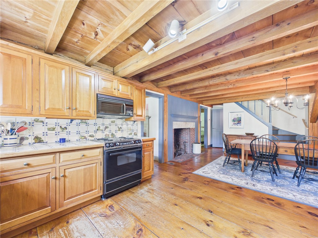 307 Stony Fort Road Saunderstown, RI 02874 - Photo 27 of 48