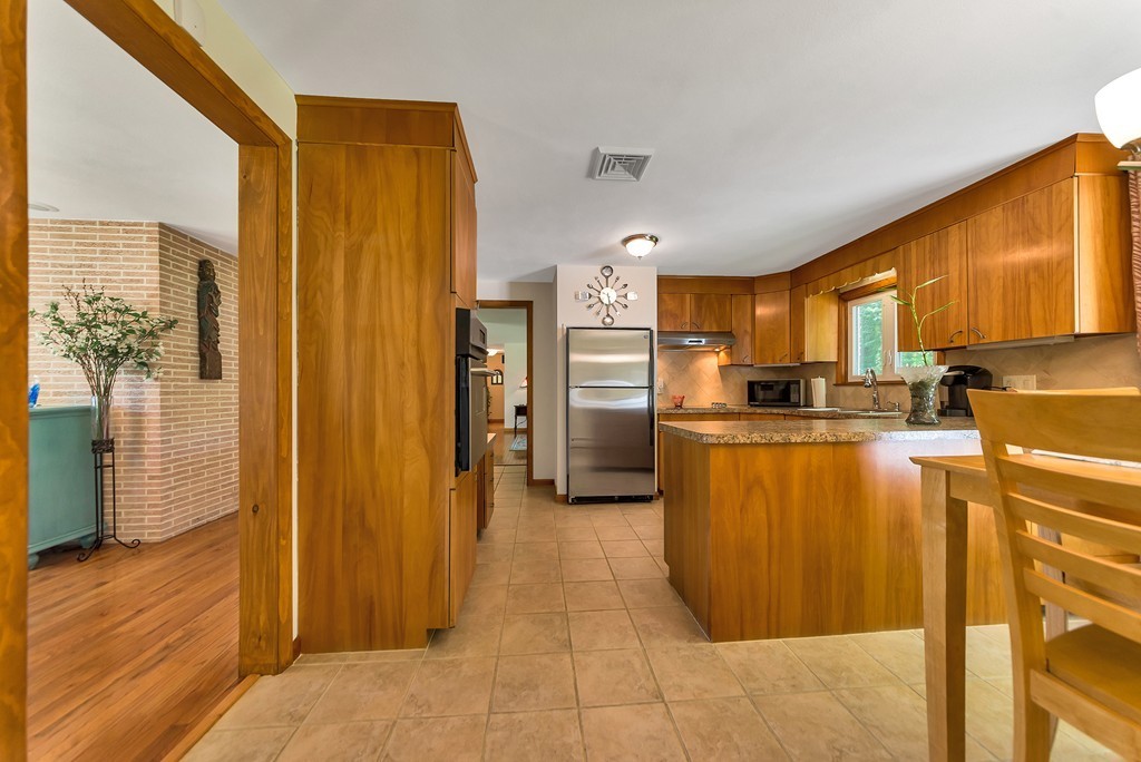5 Havenhurst Road West Springfield, MA 01089 - Photo 8 of 27 Gallery Image 8