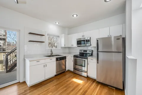 $629,000 | 402 East 7th Street, Unit 3, Boston, MA 02127