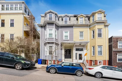 $629,000 | 402 East 7th Street, Unit 3, Boston, MA 02127