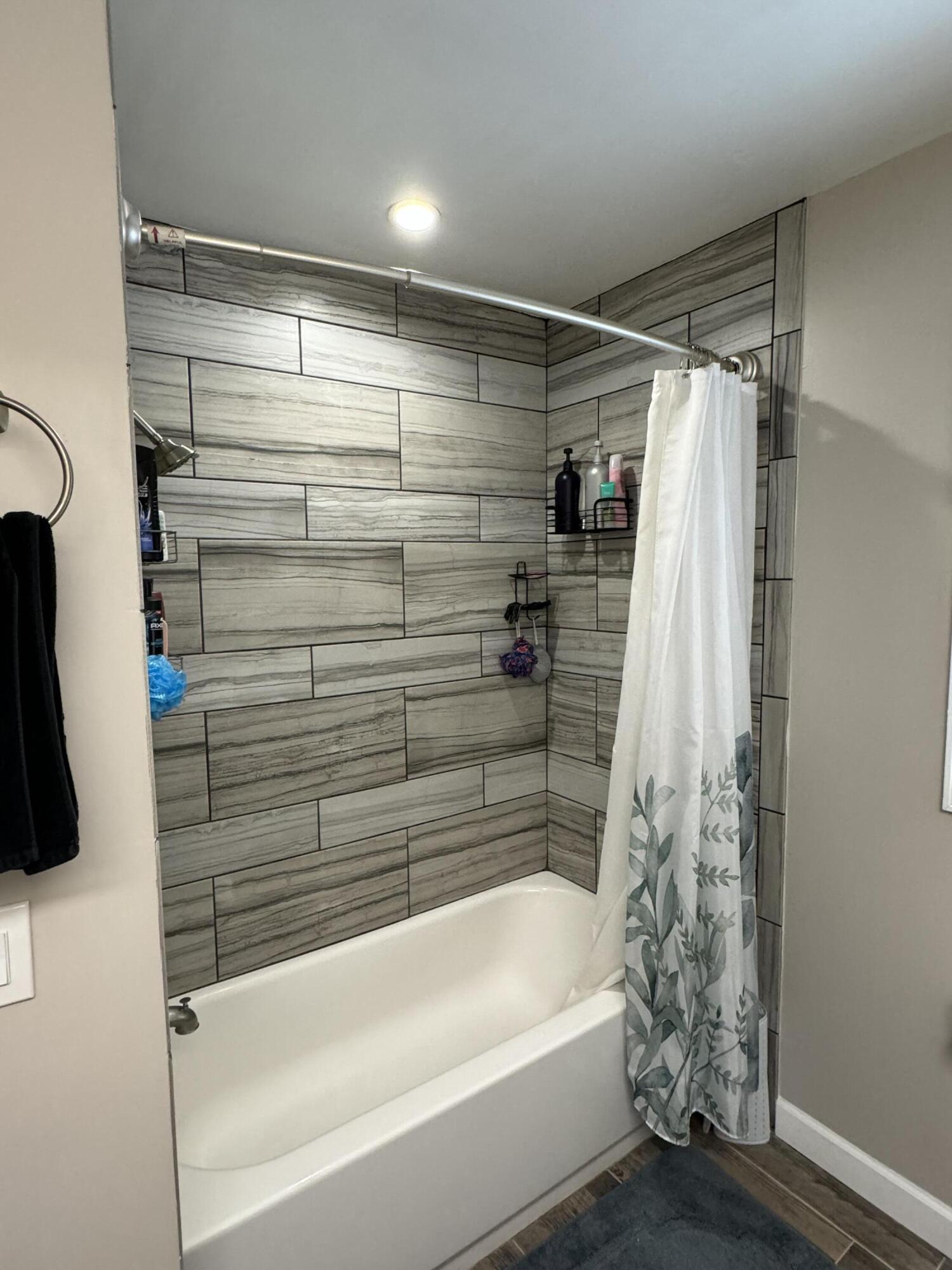 2007 Whitehall Road Muskegon, MI 49445 - Photo 16 of 28 IMG_6047