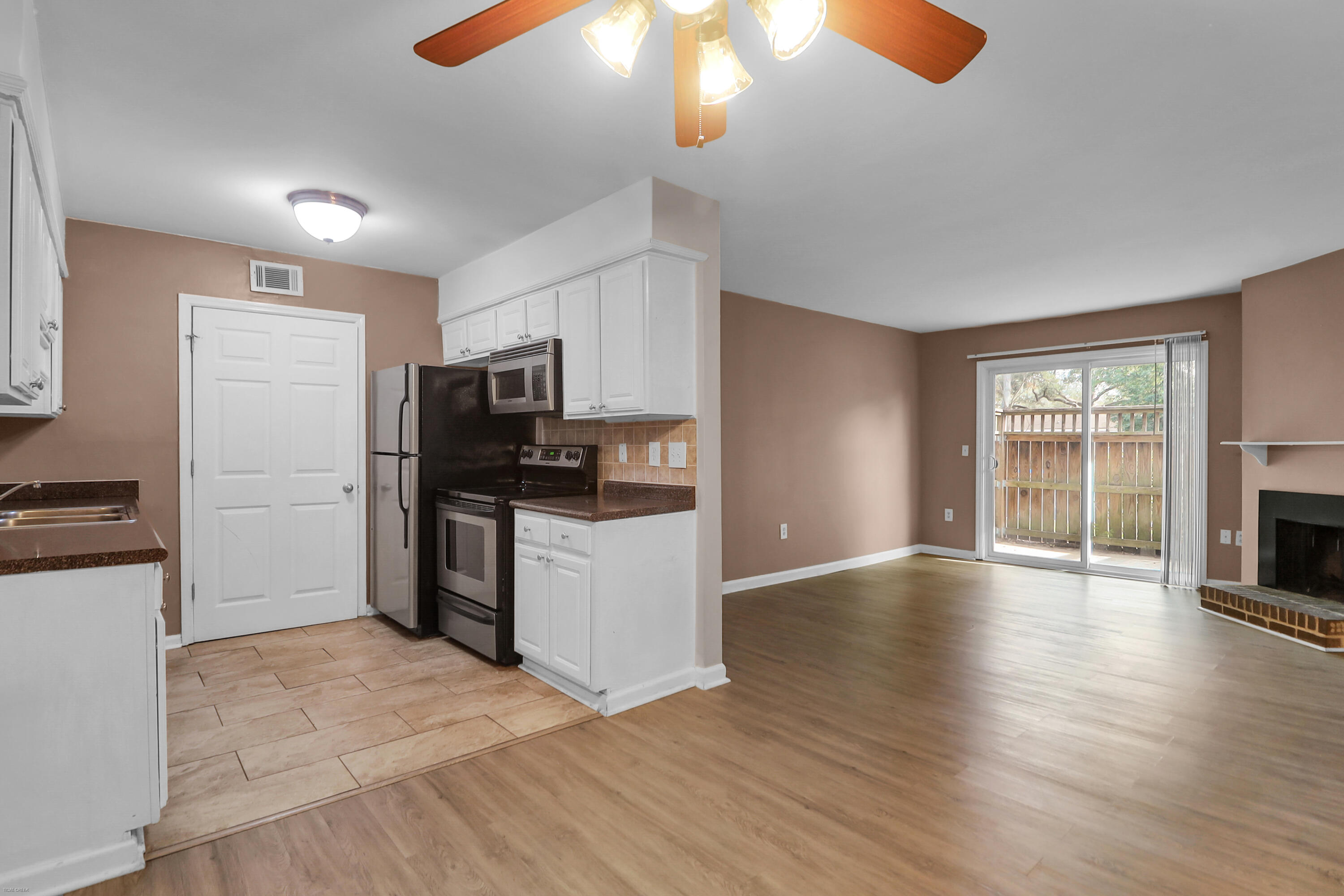 1402 Camp Road, Unit 7A Charleston, SC 29412 - Photo 11 of 34 Kitchen