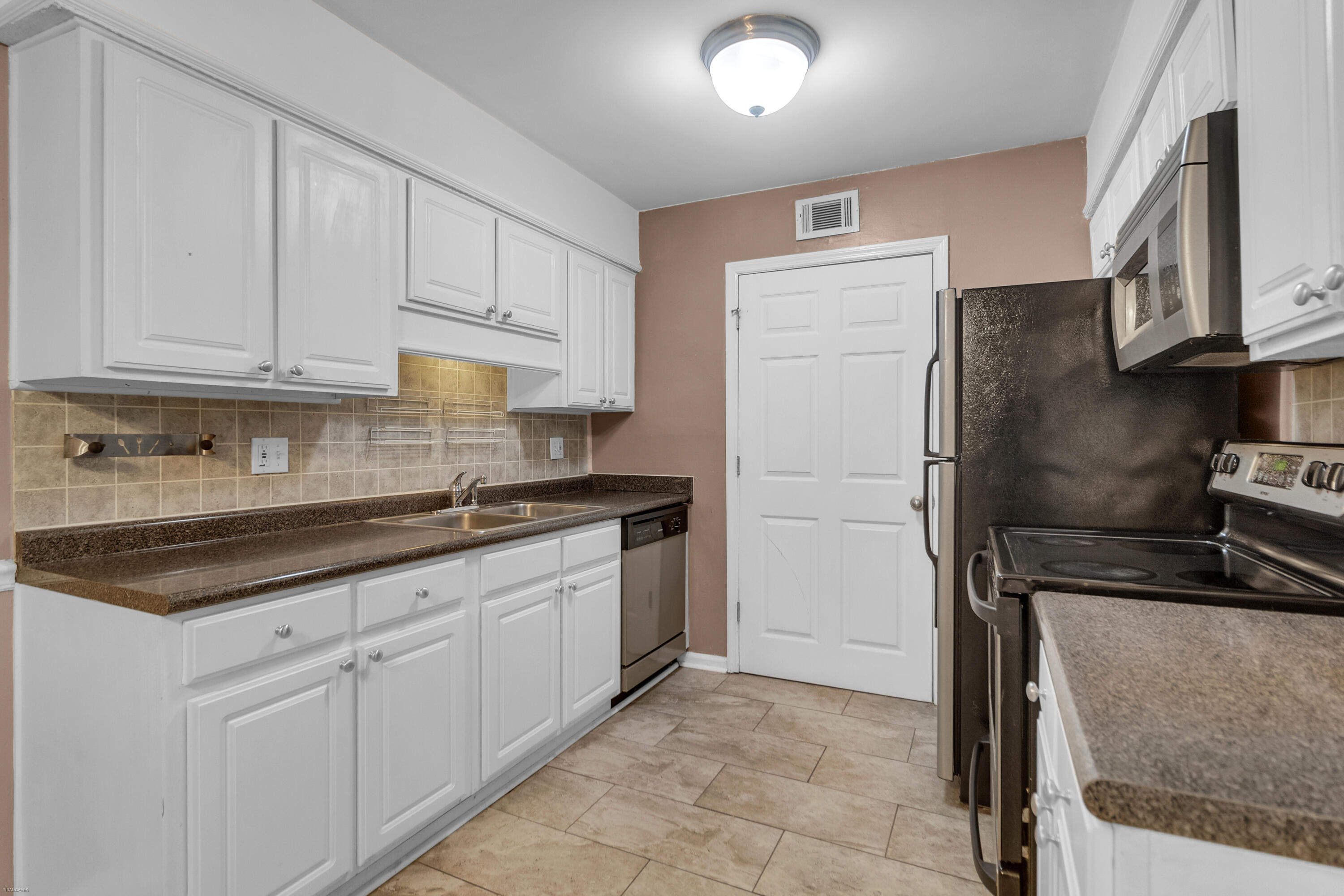 1402 Camp Road, Unit 7A Charleston, SC 29412 - Photo 13 of 34 Kitchen