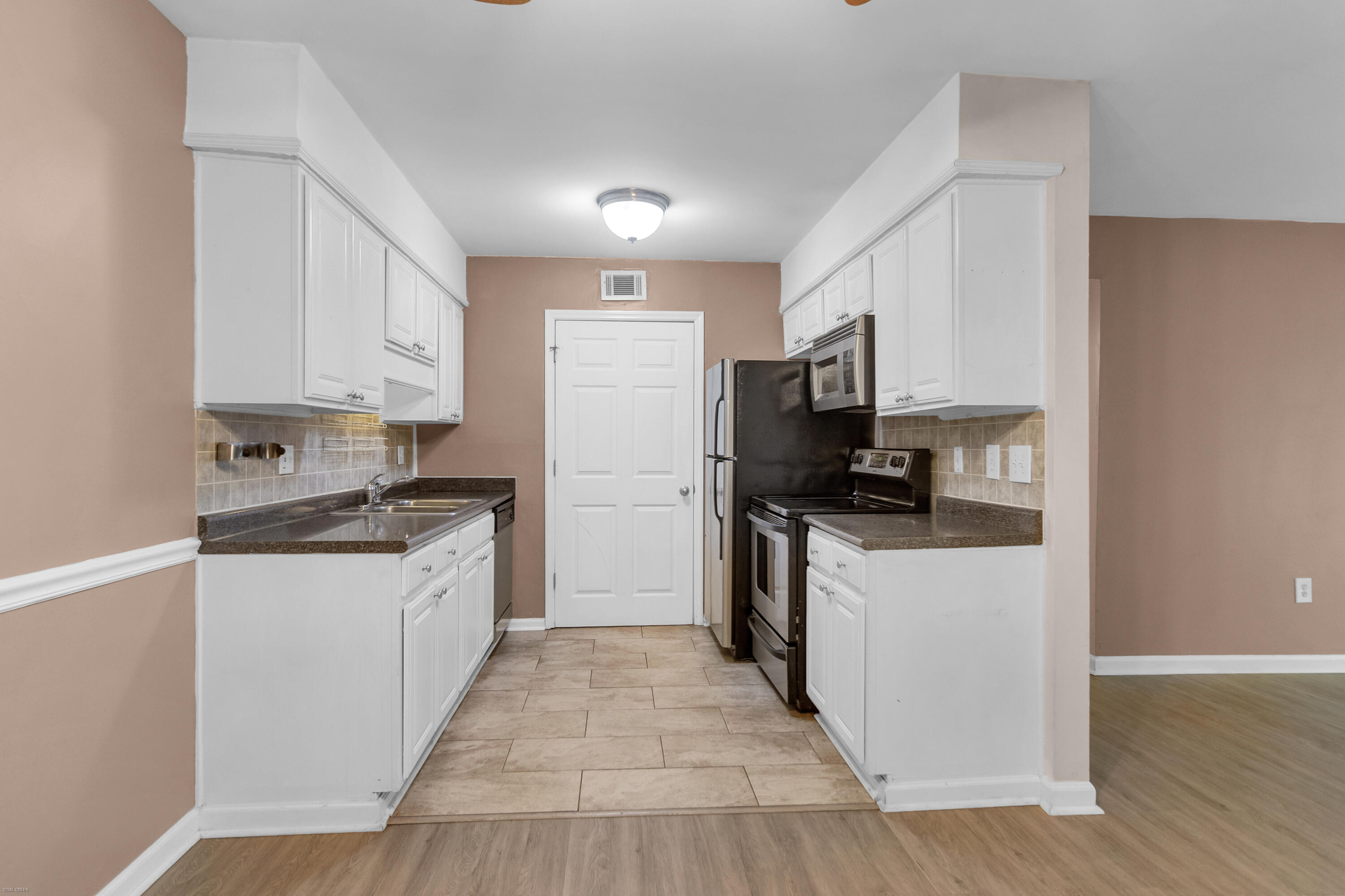 1402 Camp Road, Unit 7A Charleston, SC 29412 - Photo 14 of 34 Kitchen