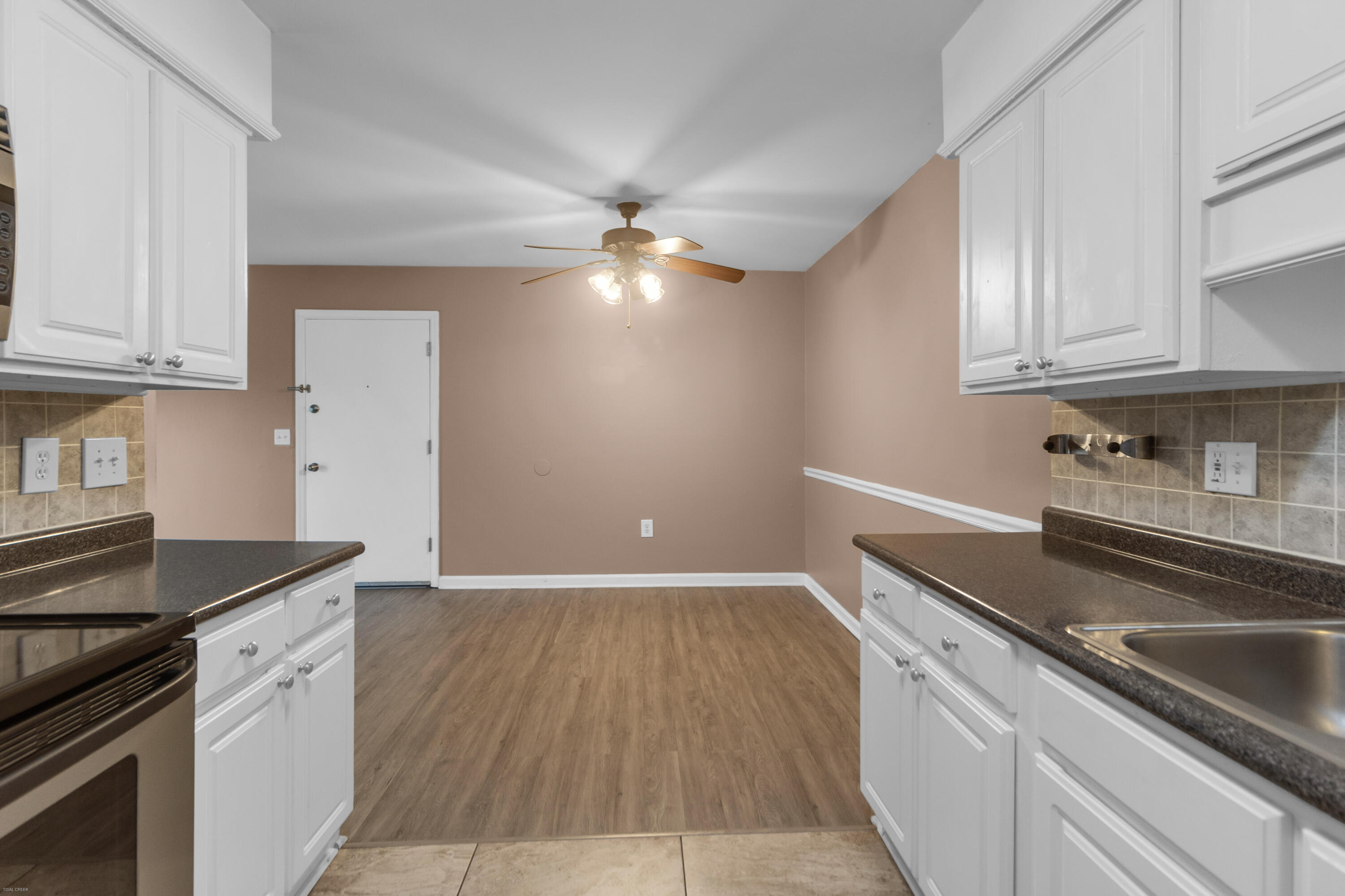 1402 Camp Road, Unit 7A Charleston, SC 29412 - Photo 16 of 34 Kitchen