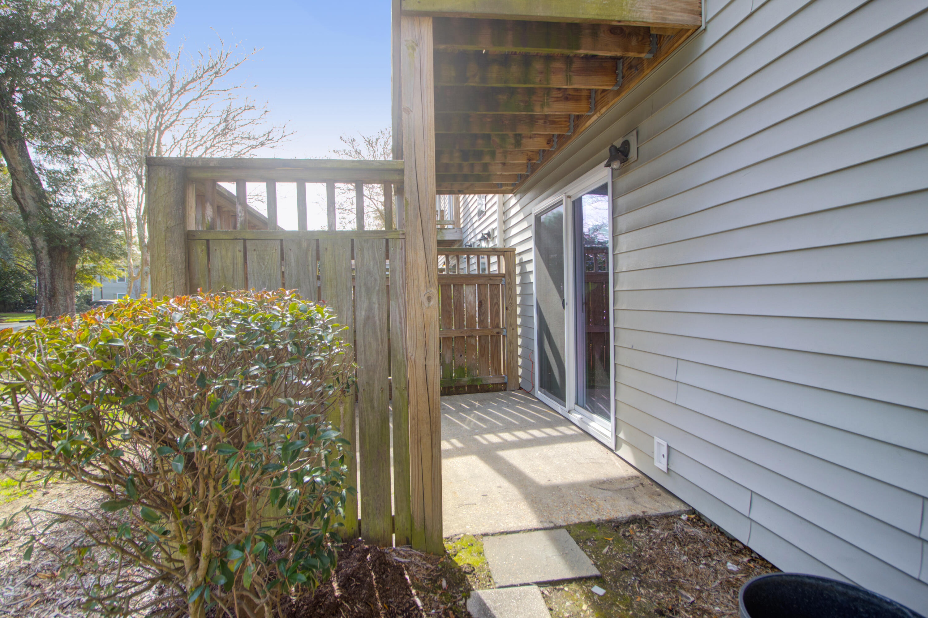 1402 Camp Road, Unit 7A Charleston, SC 29412 - Photo 27 of 34 Patio