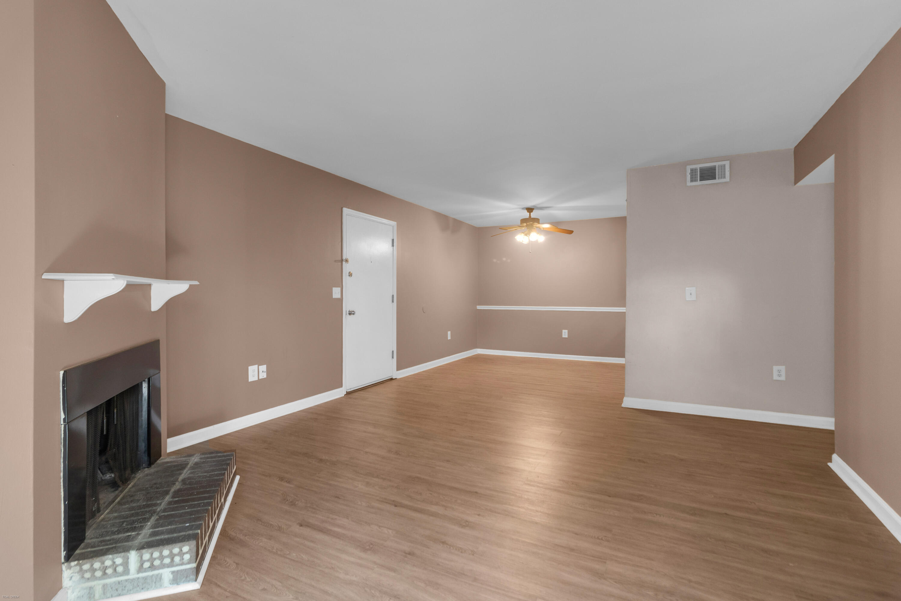 1402 Camp Road, Unit 7A Charleston, SC 29412 - Photo 8 of 34 Living Room