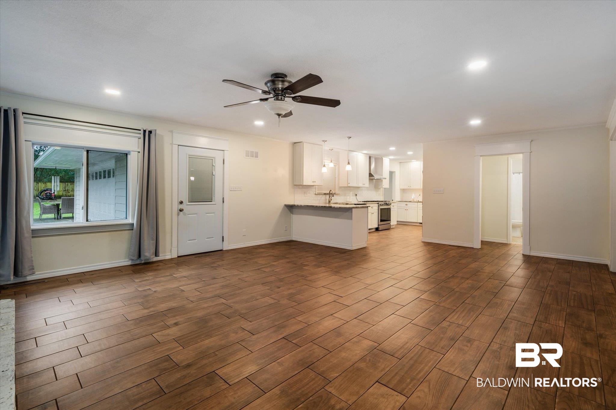 513 Spanish Main Daphne, AL 36527 - Photo 4 of 26