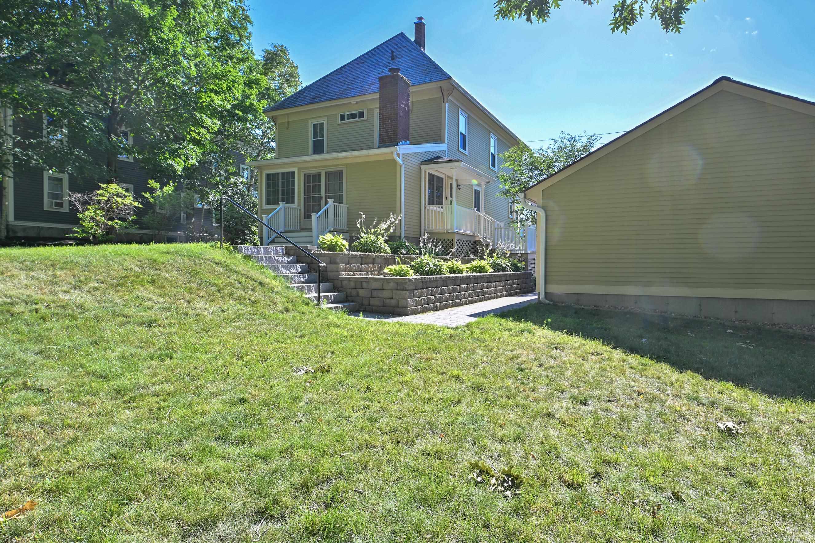 153 Russell Street Manchester, NH 03104 - Photo 6 of 59 Gallery Image 6