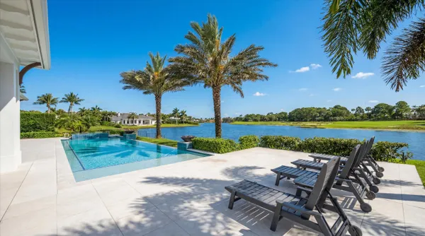 $11,300,000 | 206 Locha Drive, Jupiter, FL 33458