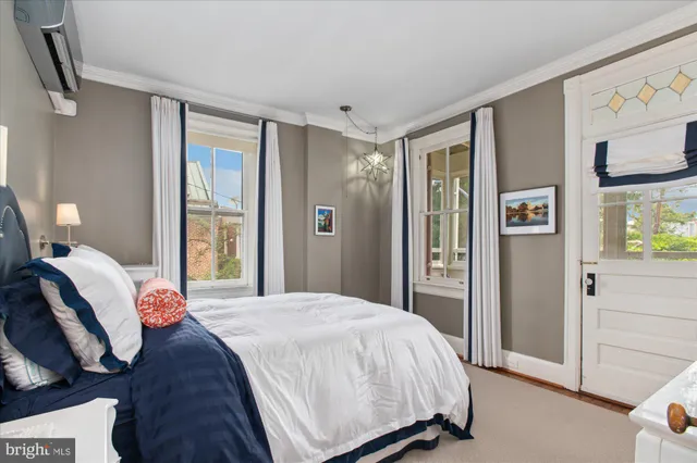 $2,295,000 | 6 7th Street Southeast, Washington, DC 20003