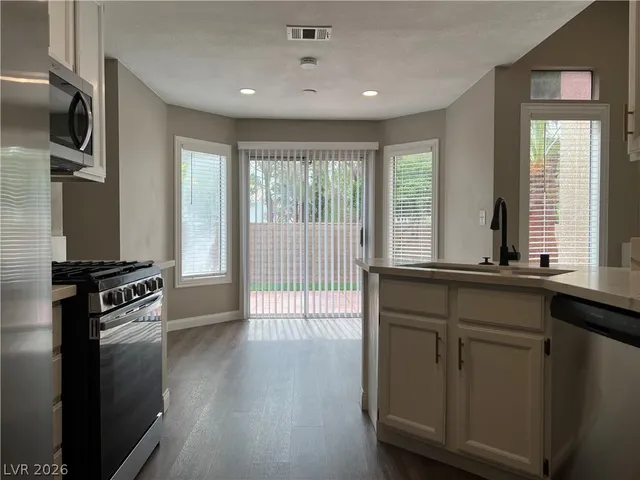 $1,995 | 9513 Lazy River Drive, Las Vegas, NV 89117