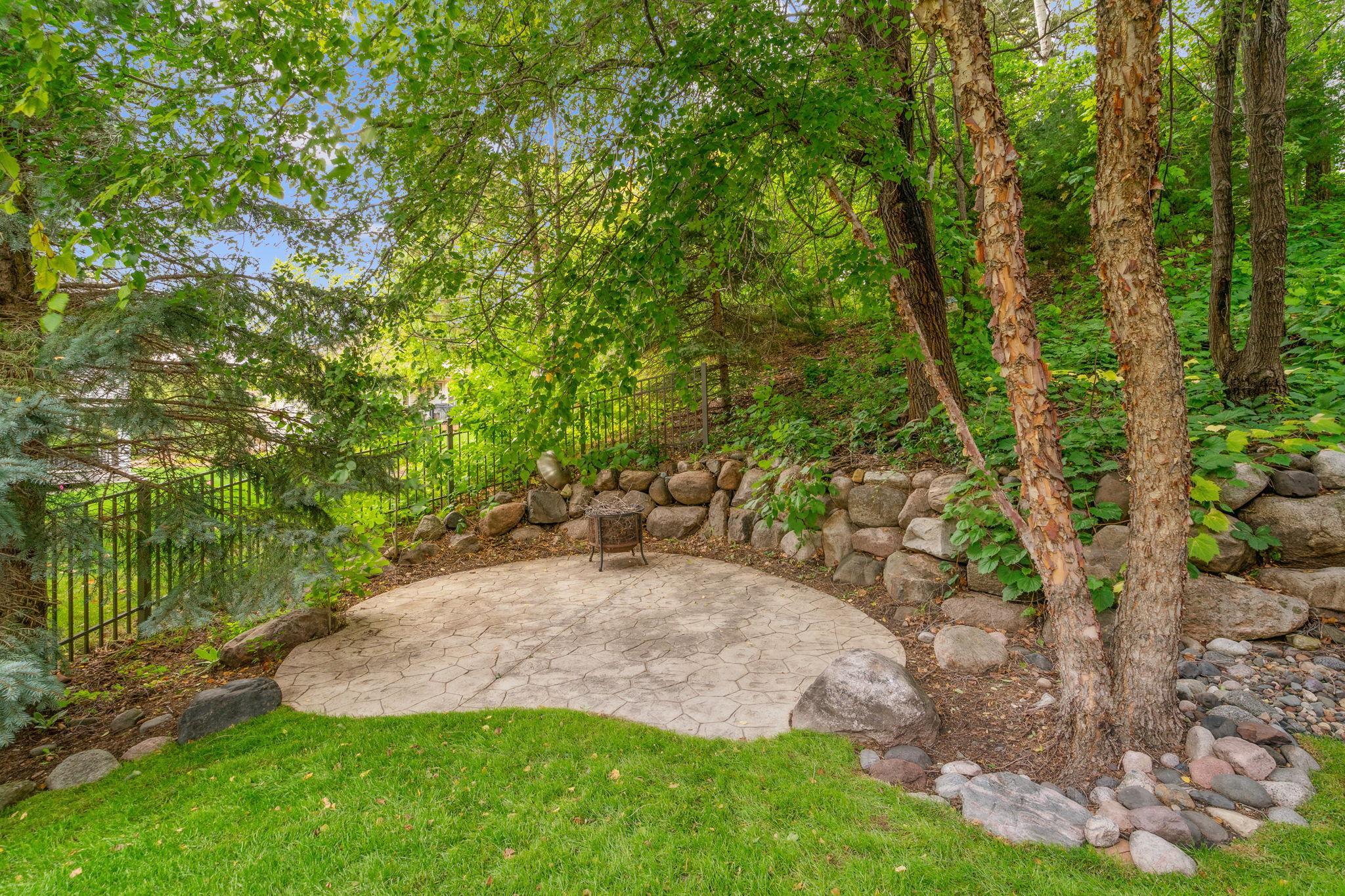 9258 Shetland Road Eden Prairie, MN 55347 - Photo 46 of 55 Gallery Image 46