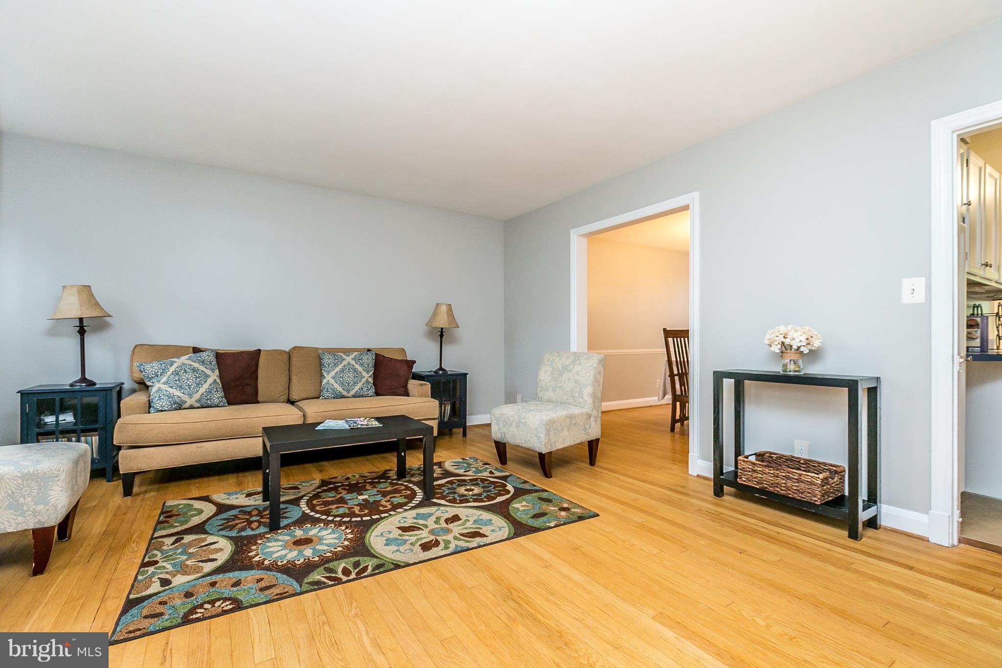 230 Blenheim Road Baltimore, MD 21212 - Photo 5 of 42 Living Room - hwd floors!
