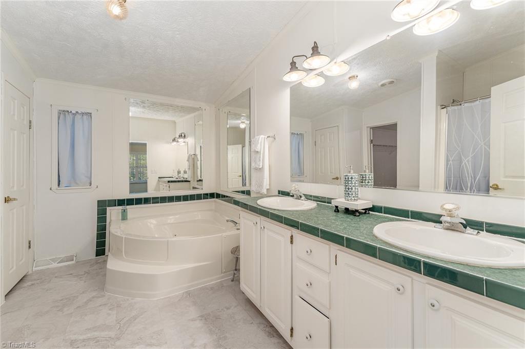 2975 Motsinger Road Winston-Salem, NC 27107 - Photo 16 of 30 Gallery Image 16
