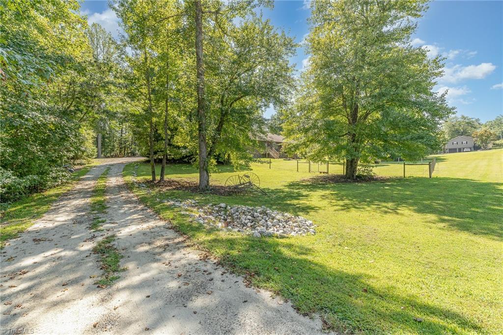 2975 Motsinger Road Winston-Salem, NC 27107 - Photo 3 of 30 Gallery Image 3