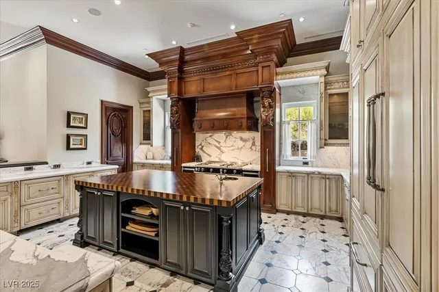 $8,678,888 | 19 Eagles Landing Lane, Las Vegas, NV 89141